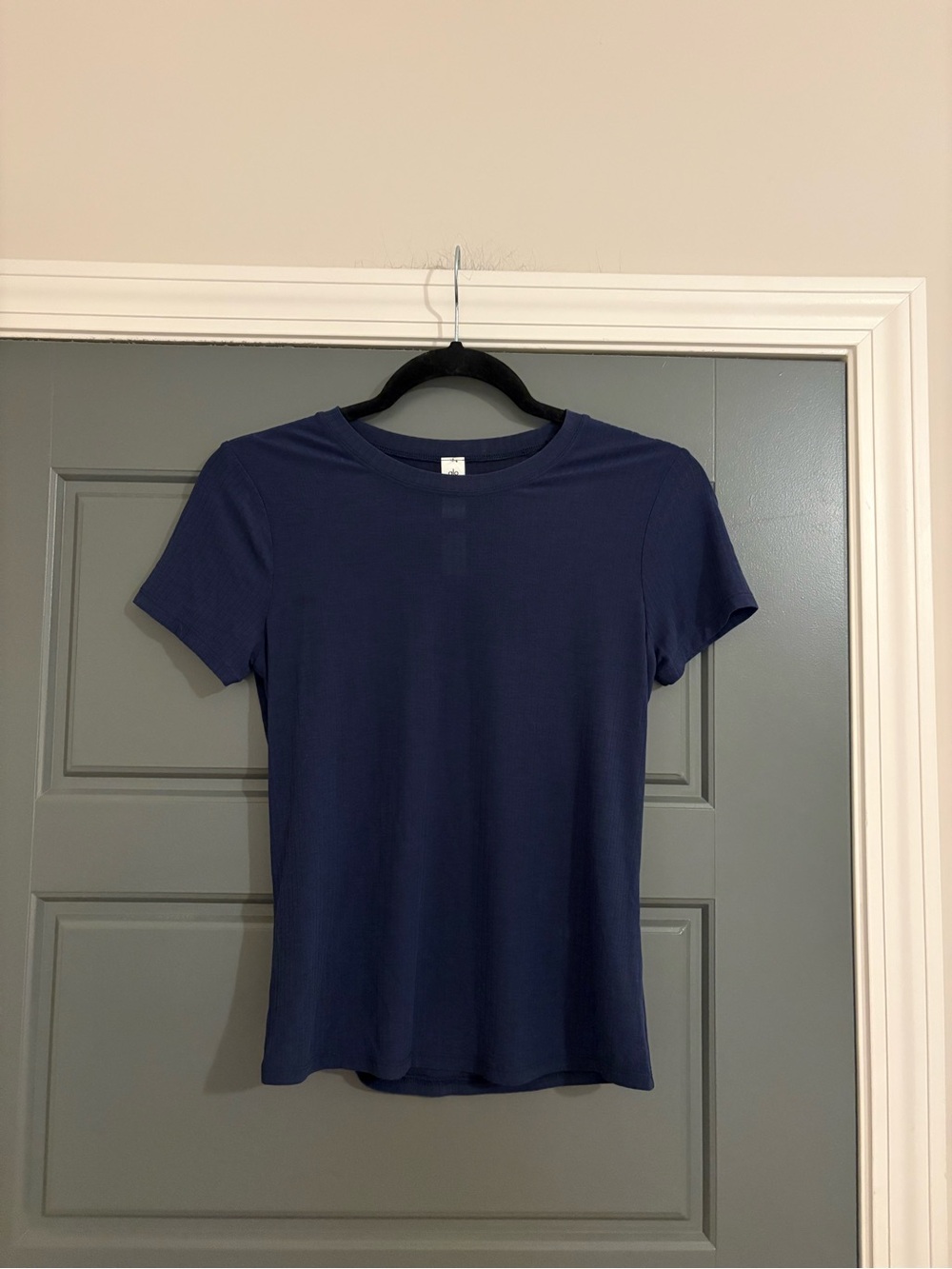 Alo Yoga Navy Short Sleeve Fitted Crewneck Tee XS